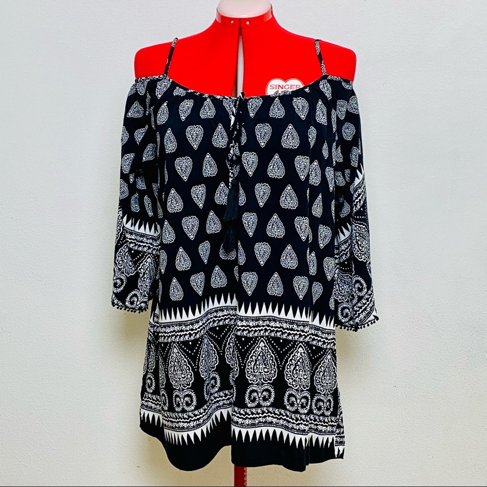 Black En Creme Paisely Bell Sleeve Dress- L (EUC)